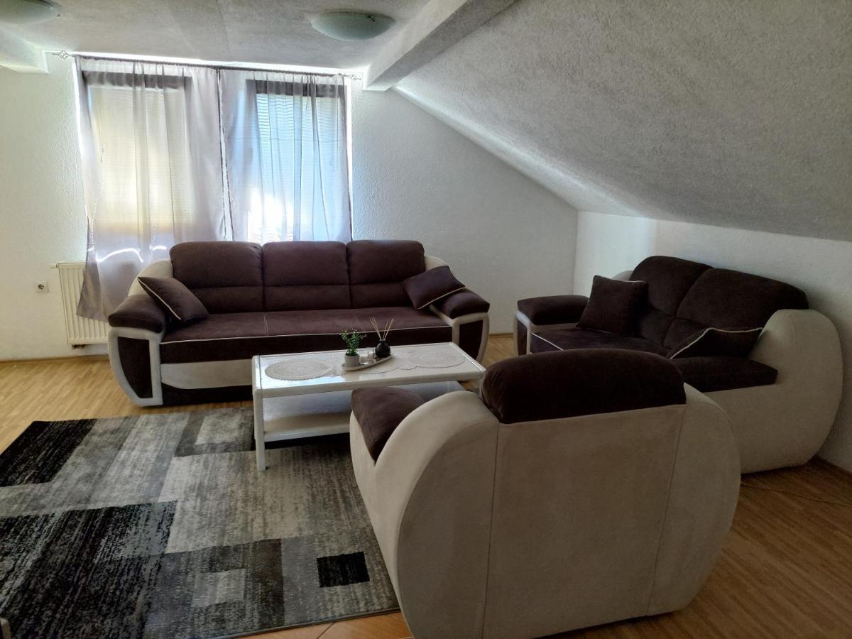 Apartment Em 2 Тузла Экстерьер фото