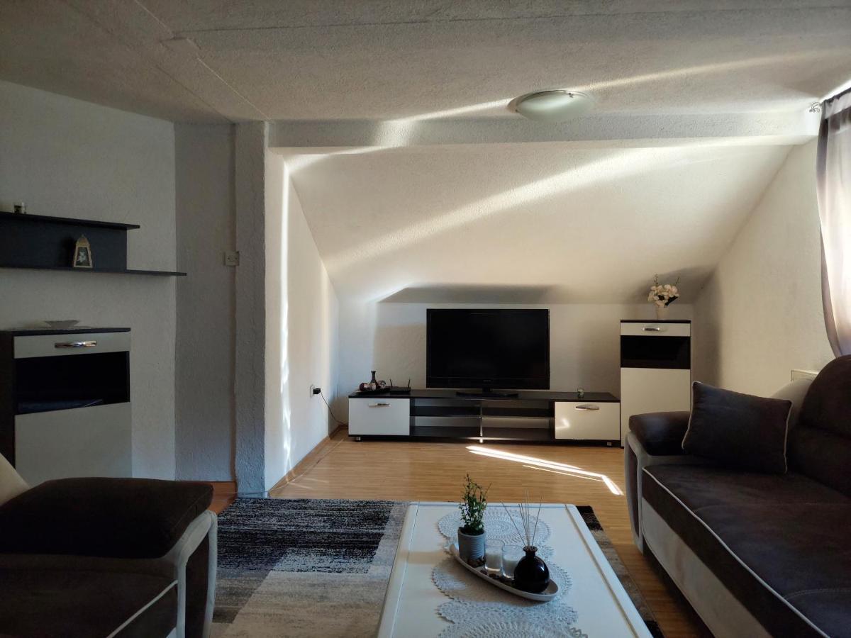 Apartment Em 2 Тузла Экстерьер фото